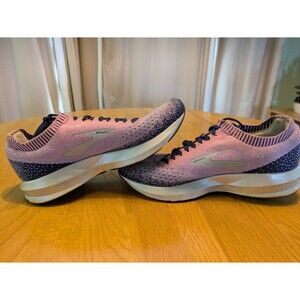 Brooks Levitate 2 Lilac Purple Running Sneakers Athletic Womens Sz 7.5 B Shoes